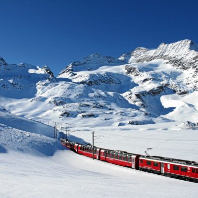 Trenino-del-bernina-in-inverno
